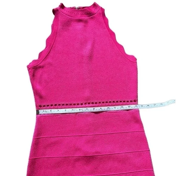 Bebe Pink Elissa Scalloped Dress. Size M - Picture 7 of 13